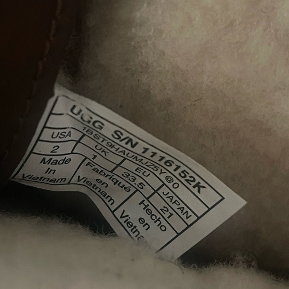 UGG Butte Toggle Tall Kids - Picture 4 of 4